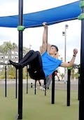 Tucked Front lever raises a 1 mano
